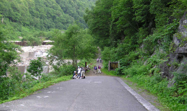 登山口